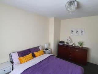 Spacious 3-bedroom home in Birmingham with driveway parking - Photo 21
