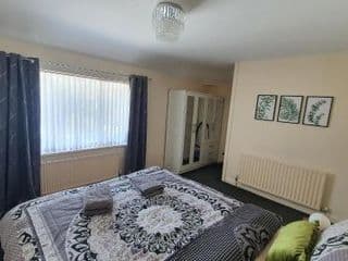 Spacious 3-bedroom home in Birmingham with driveway parking - Photo 24