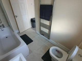 Spacious 3-bedroom home in Birmingham with driveway parking - Photo 6