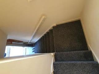 Spacious 3-bedroom home in Birmingham with driveway parking - Photo 8