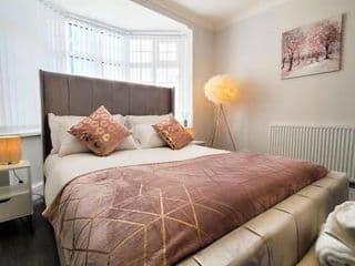 Large 5 BRH for Contractors,Families and Business free parking
