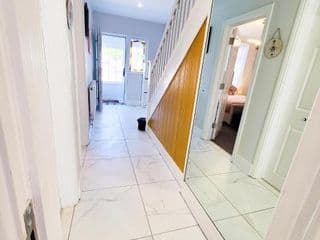 Large 5 BRH for Contractors,Families and Business free parking - Photo 6