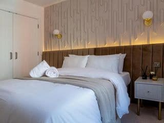 Pass the Keys Super Luxurious 1 Bed Apartment Jewellery Q - Photo 18