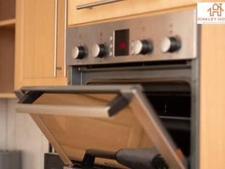Lovely Refurbished Home - Free Parking-WiFi By Hinkley Homes Short Lets & Serviced Accommodation - Photo 19