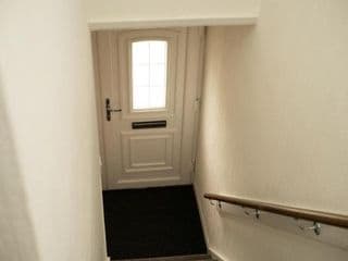Lovely Refurbished Home - Free Parking-WiFi By Hinkley Homes Short Lets & Serviced Accommodation - Photo 3