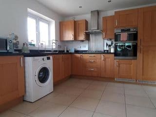 Pass the Keys Well Located Modern 5 Bedroom House - Photo 2