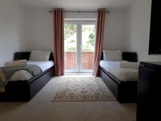 Pass the Keys Well Located Modern 5 Bedroom House - Photo 12
