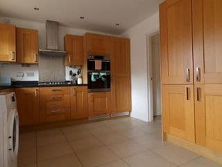 Pass the Keys Well Located Modern 5 Bedroom House - Photo 6