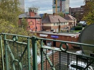 FREE Extra Guest. Heart of Birmingham City Centre - Photo 6
