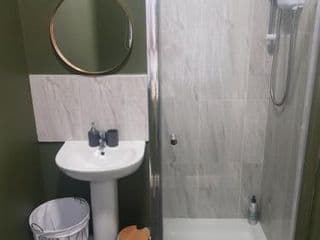 GROUND FLOOR OLIVE SUITE, DIGBETH STUDIO (SLEEPS 2) - Photo 15