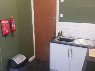 GROUND FLOOR OLIVE SUITE, DIGBETH STUDIO (SLEEPS 2) - Photo 9
