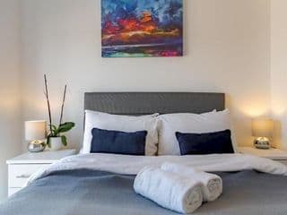 Pass the Keys NEW Chic 2 Bed Pad Central Free Parking - Photo 14