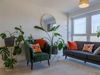 Pass the Keys NEW Chic 2 Bed Pad Central Free Parking - Photo 4