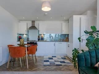 Pass the Keys NEW Chic 2 Bed Pad Central Free Parking - Photo 6