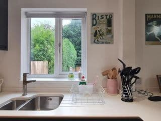 Pass the Keys Attractive Modern 2 Bedroom House in Harborne - Photo 23
