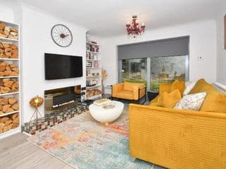 Townhouse @ Aboyne Close Birmingham - Photo 2