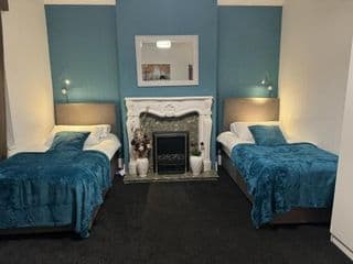 Huge Property Sleeps 16, Near NEC, City Centre, HS2 - Photo 9