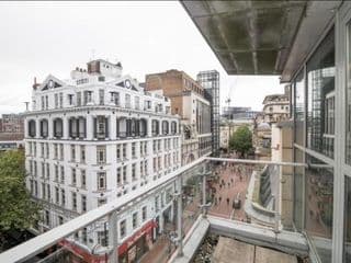 stylish two bed in the heart of the city - Photo 7