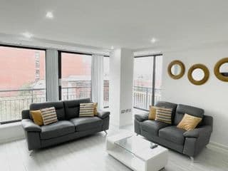 Lovely 2-bedroom condo with a free parking