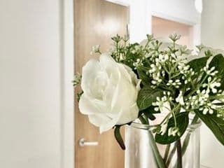 Lovely 2-bedroom condo with a free parking - Photo 3