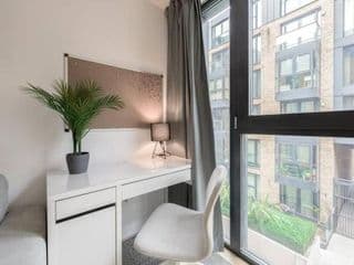 Modern 1 bedroom flat in the city centre - Photo 2