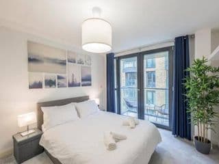 Modern 1 bedroom flat in the city centre - Photo 4