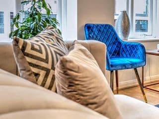 City Centre, 2 Bedroom, Secured Parking, 3 King Bed, WiFi Sleep 6 Guest Comfortable on Three King Size Beds, Jewellery Quarter , Birmingham City Centre , Allocated Secured Parking - Photo 2