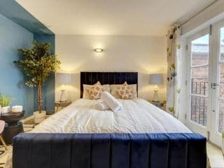 City Centre, 2 Bedroom, Secured Parking, 3 King Bed, WiFi Sleep 6 Guest Comfortable on Three King Size Beds, Jewellery Quarter , Birmingham City Centre , Allocated Secured Parking - Photo 15