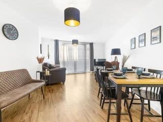 Magical - 2Bed Apartment- City Centre-Free Parking