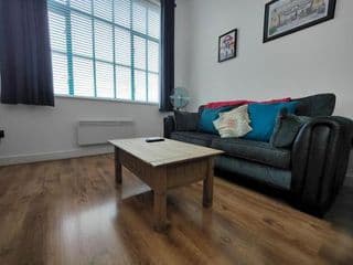 Pass the Keys Spacious Apartment Minutes to Birmingham Centre - Photo 17