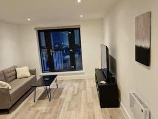 Modern-New Build Apartment in Birmingham - Photo 15