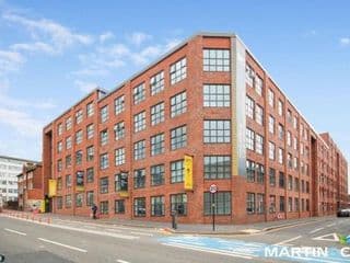 Modern-New Build Apartment in Birmingham - Photo 22