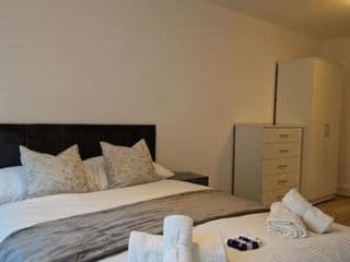 Modern-New Build Apartment in Birmingham - Photo 6