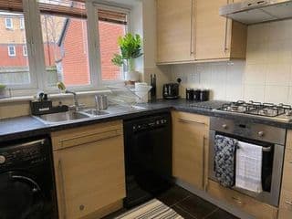 Plantsbrook Place - Luxury 4 bed House + Parking - Photo 20