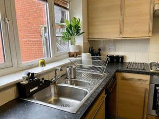 Plantsbrook Place - Luxury 4 bed House + Parking - Photo 22