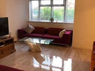 Lovely 3 Bedroom Entire Home With Driveway Parking - Close to NEC, BHX Airport - Sleeps 6 Guests [IDEAL FOR CONTRACTORS & FAMILIES]