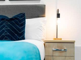 Aqua-Themed 2 Bedroom Cosy Apartment - City Centre - Photo 17