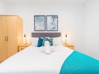 Aqua-Themed 2 Bedroom Cosy Apartment - City Centre - Photo 4