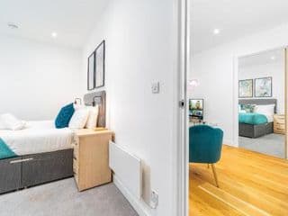 Aqua-Themed 2 Bedroom Cosy Apartment - City Centre - Photo 6