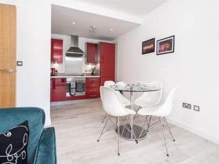Vibrant Night-life Cosy Apartment - City Centre - Photo 14