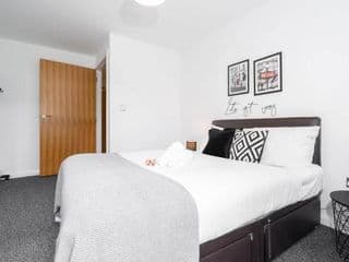 Vibrant Night-life Cosy Apartment - City Centre - Photo 4