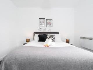 Vibrant Night-life Cosy Apartment - City Centre - Photo 6