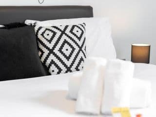 Vibrant Night-life Cosy Apartment - City Centre - Photo 8