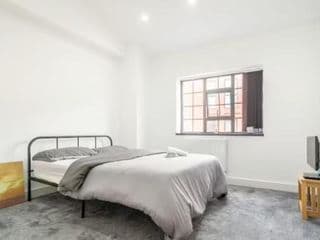 Beautiful Room to Let in the Jewelry Quarter
