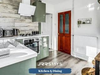 JRR Stays - Birmingham - 3 Bedroom home near Heartland Hospital, Airport and NEC - Photo 13