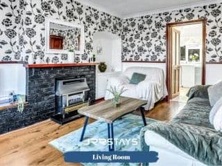 JRR Stays - Birmingham - 3 Bedroom home near Heartland Hospital, Airport and NEC - Photo 16