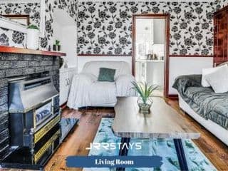 JRR Stays - Birmingham - 3 Bedroom home near Heartland Hospital, Airport and NEC - Photo 19