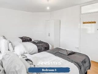 JRR Stays - Birmingham - 3 Bedroom home near Heartland Hospital, Airport and NEC - Photo 4