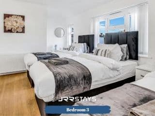 JRR Stays - Birmingham - 3 Bedroom home near Heartland Hospital, Airport and NEC - Photo 6