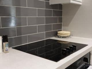Large 5 Bed Town House Within City Centre And Sleeps Up To 11 - Photo 17